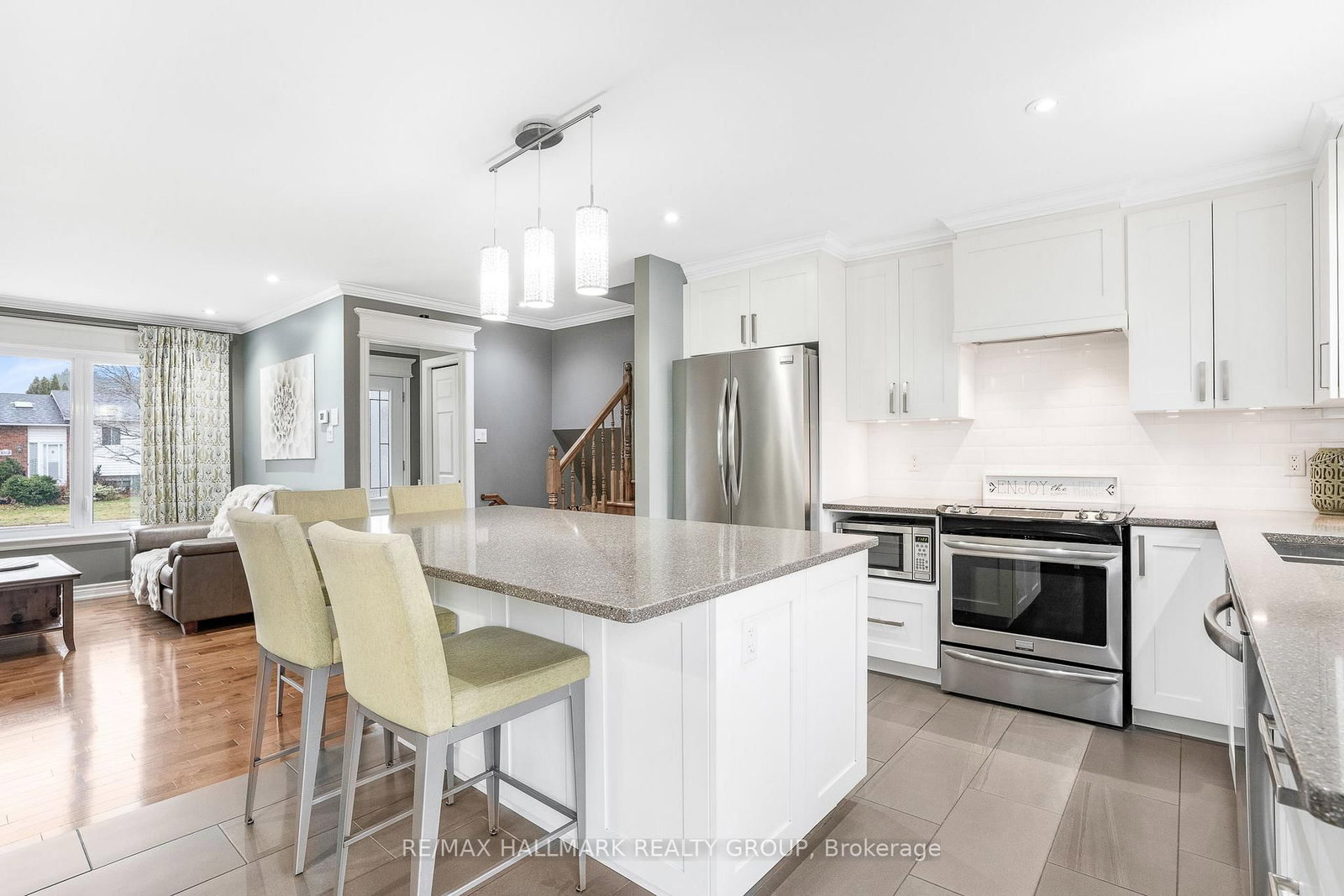Listing Image 7