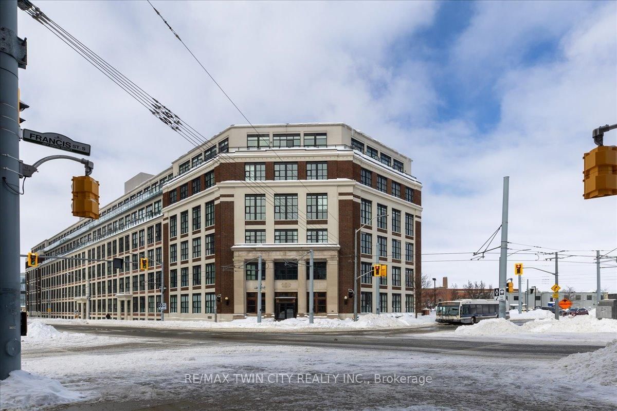 Condo for sale at 306-404 King Street West Street, Kitchener, N2G 4Z9 - MLS: X12016294