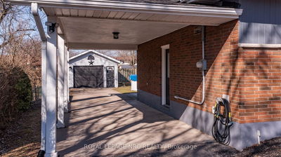 563 Lloyd Ave, Welland - Prince Charles image-0-2