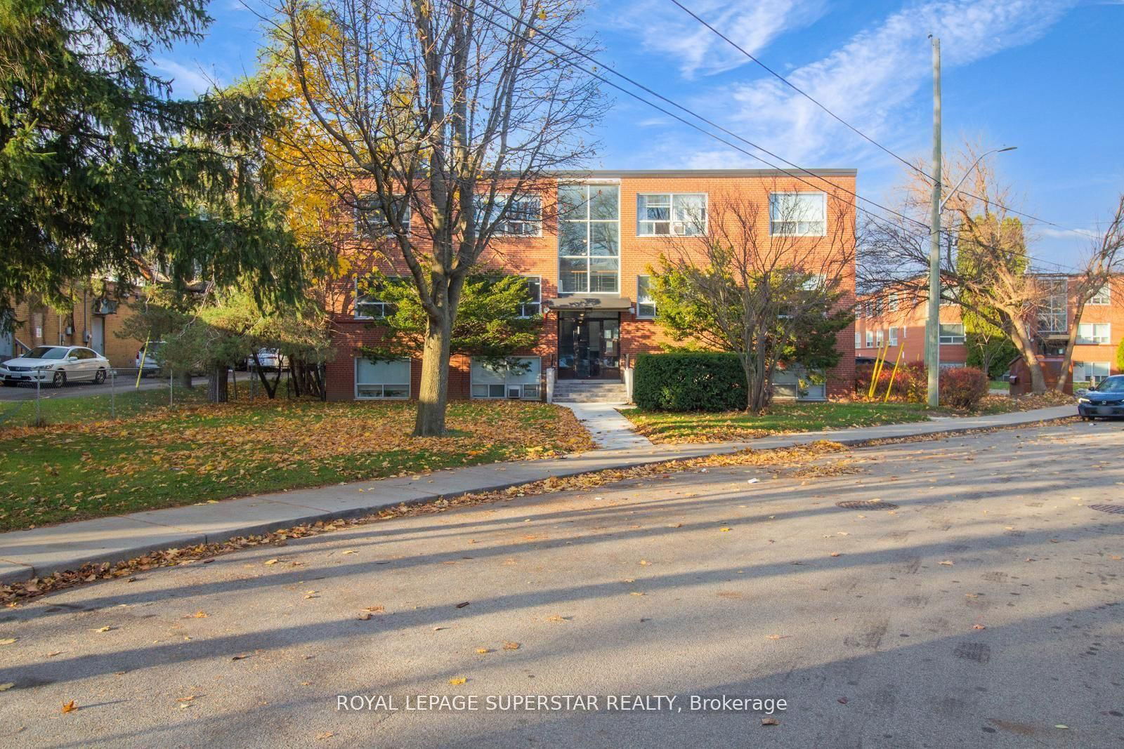 Condo for sale at 201-57 Mericourt Road, Hamilton, Ainslie Wood, L8S 2N5 - MLS: X12016843