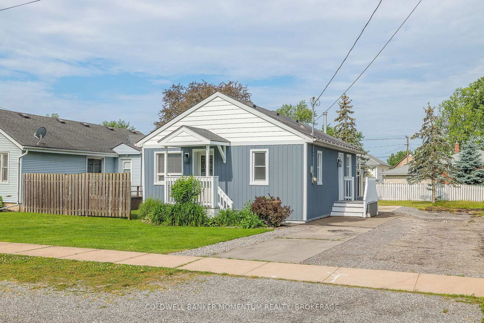 Detached House for sale at 72 WELLINGTON Street, Port Colborne, Killaly East, L3K 2J7 - MLS: X12016872