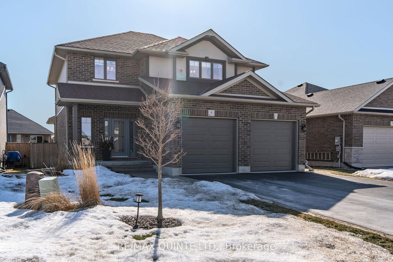 Detached House for sale at 4 Trinity Court, Belleville, Thurlow Ward, K8N 0E7 - MLS: X12016884