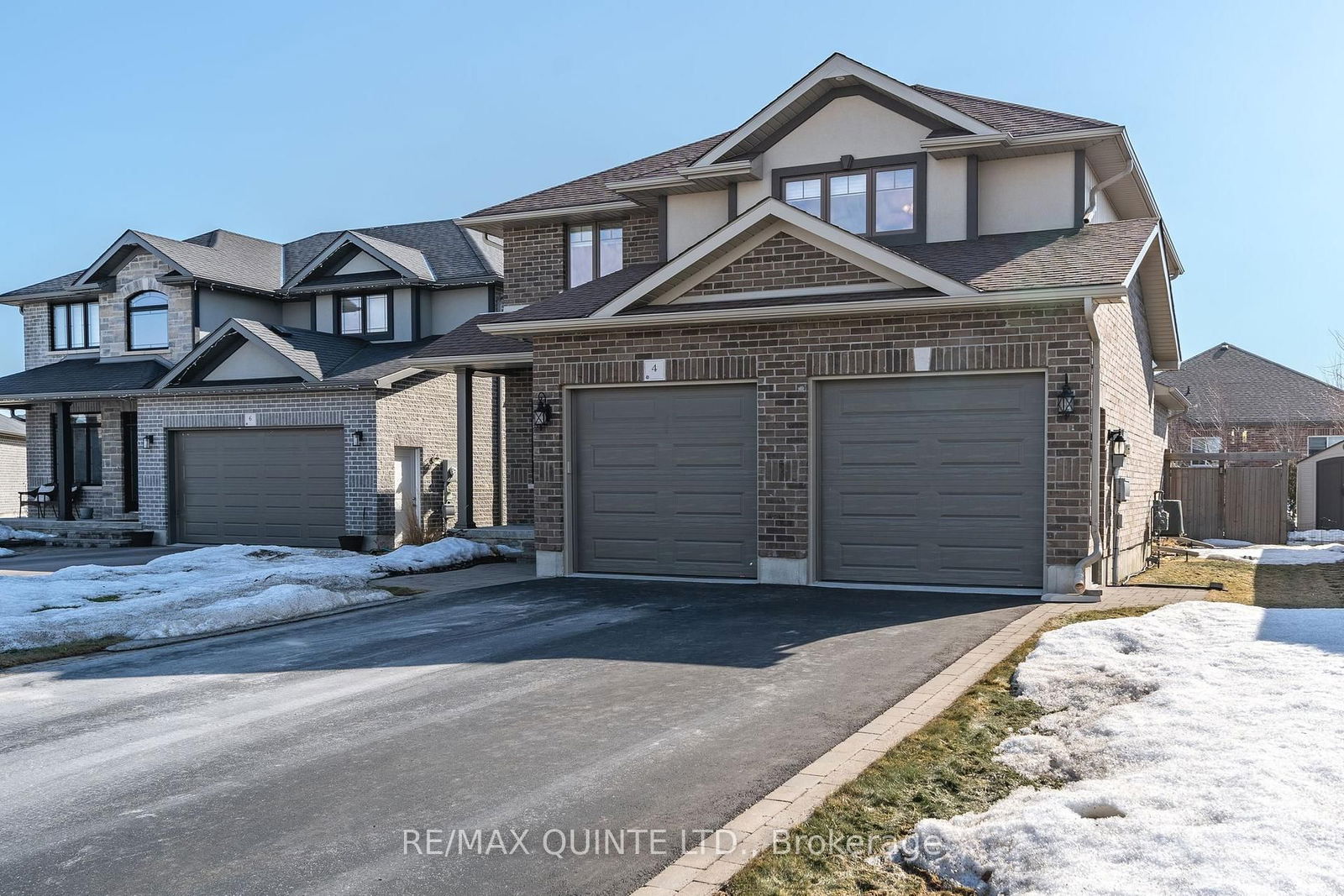 Detached House for sale at 4 Trinity Court, Belleville, Thurlow Ward, K8N 0E7 - MLS: X12016884