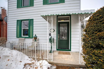 370 Stone St, Gananoque - Gananoque image-0-2