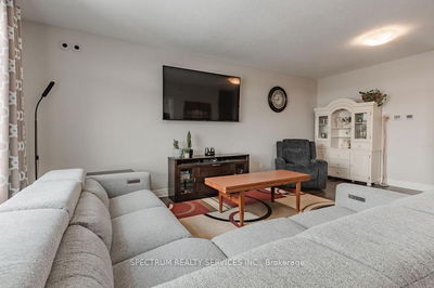 8 Brookfield Ave, Ingersoll - South image-0-4