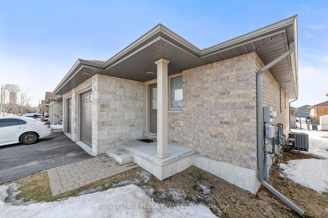 61 MCINTOSH Crescent