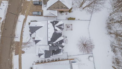 220 Edgewater Cres, Kitchener -  image-0-2