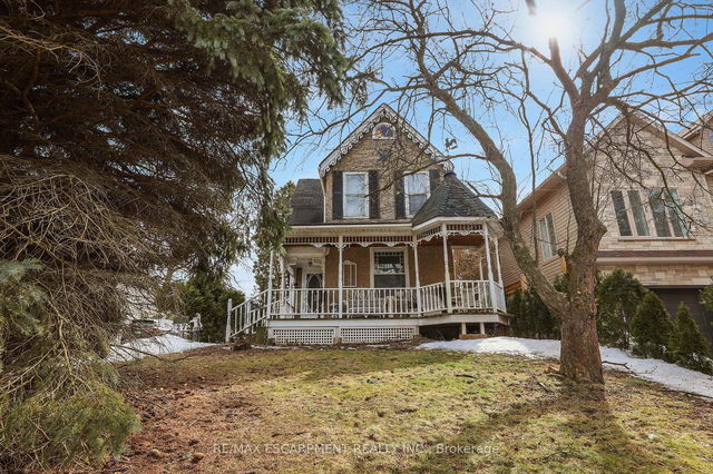 27 Oak Street