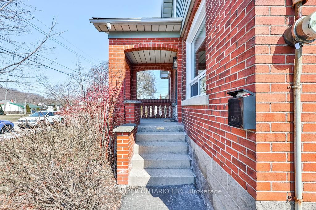 Detached House sold at 193 Stewartdale Avenue, Hamilton, Rosedale, L8K 4P7 - MLS: X12017722