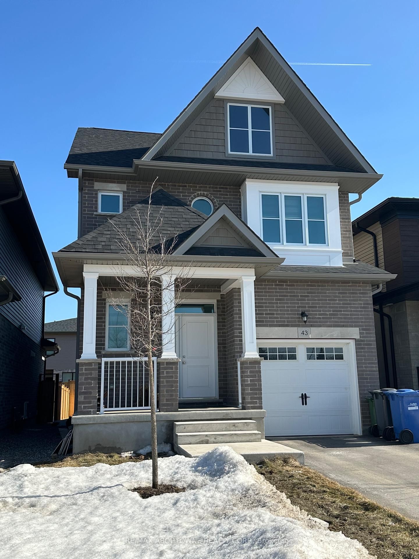 Building at 43 Lovett Lane, Guelph, Kortright West