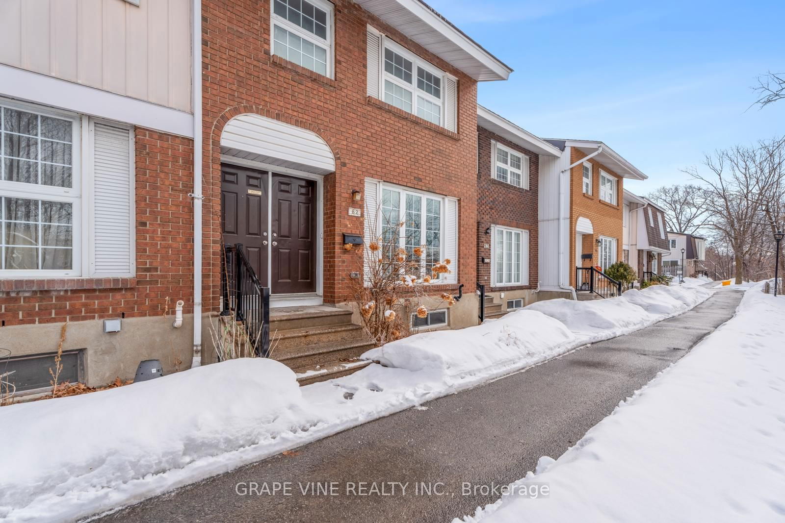 Townhouse sold at 62-3260 Southgate Road, Ottawa, South Keys, K1V 8W9 - MLS: X12017809