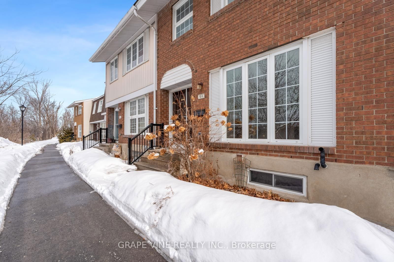 Townhouse sold at 62-3260 Southgate Road, Ottawa, South Keys, K1V 8W9 - MLS: X12017809