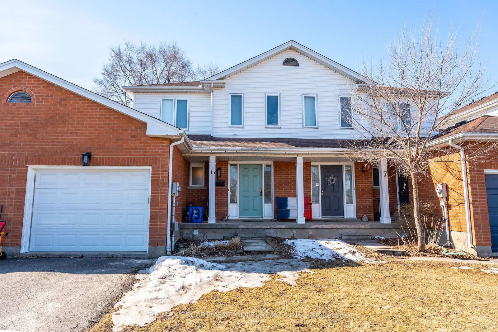 Building at 13 Devine Crescent, Thorold, Confederation Heights