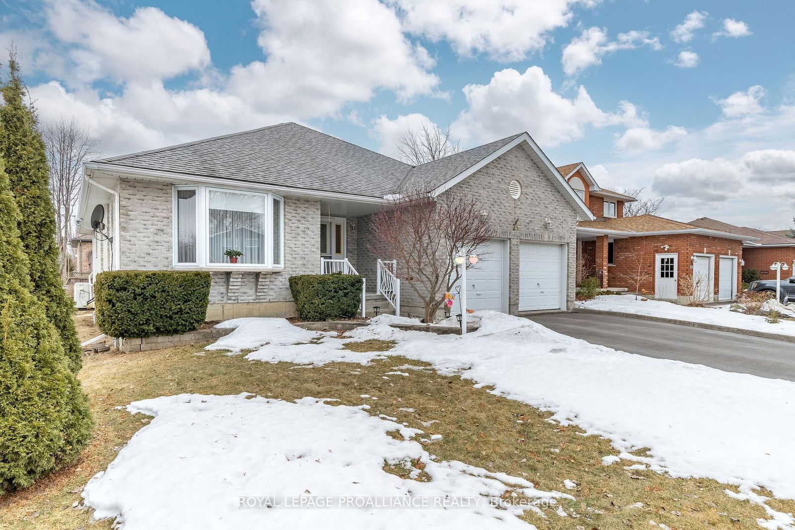 Detached House for sale at 21 Grosvenor Drive, Belleville, Belleville Ward, K8P 5K3 - MLS: X12017897