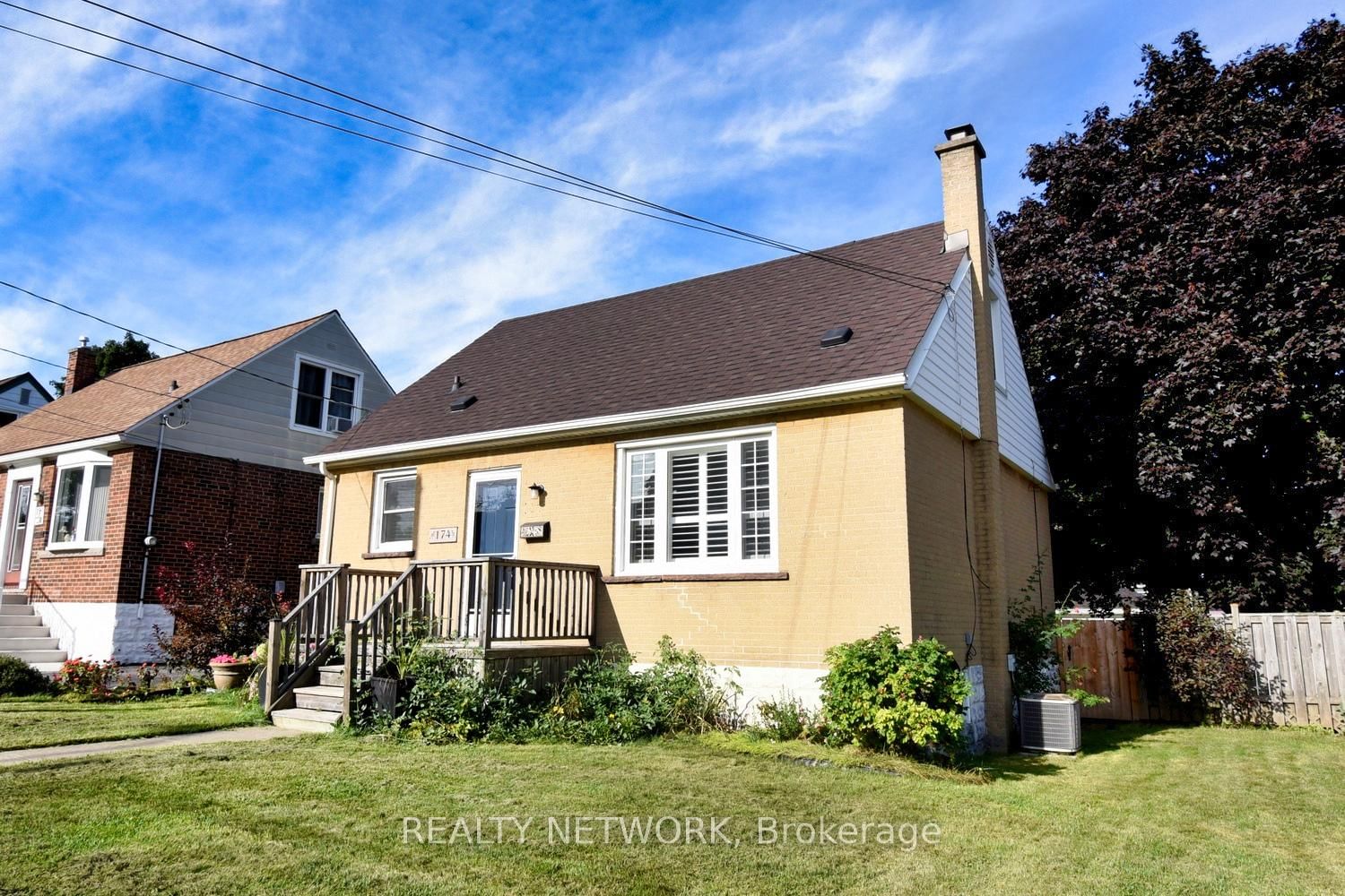 Detached House for sale at 174 East 12th Street, Hamilton, Inch Park, L9A 3X6 - MLS: X12018023