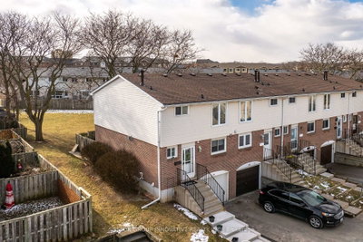 Townhouse sold at 66-120 Quigley Road, Hamilton, Ontario, L8K 6L4 - Vincent - MLS: X12018057