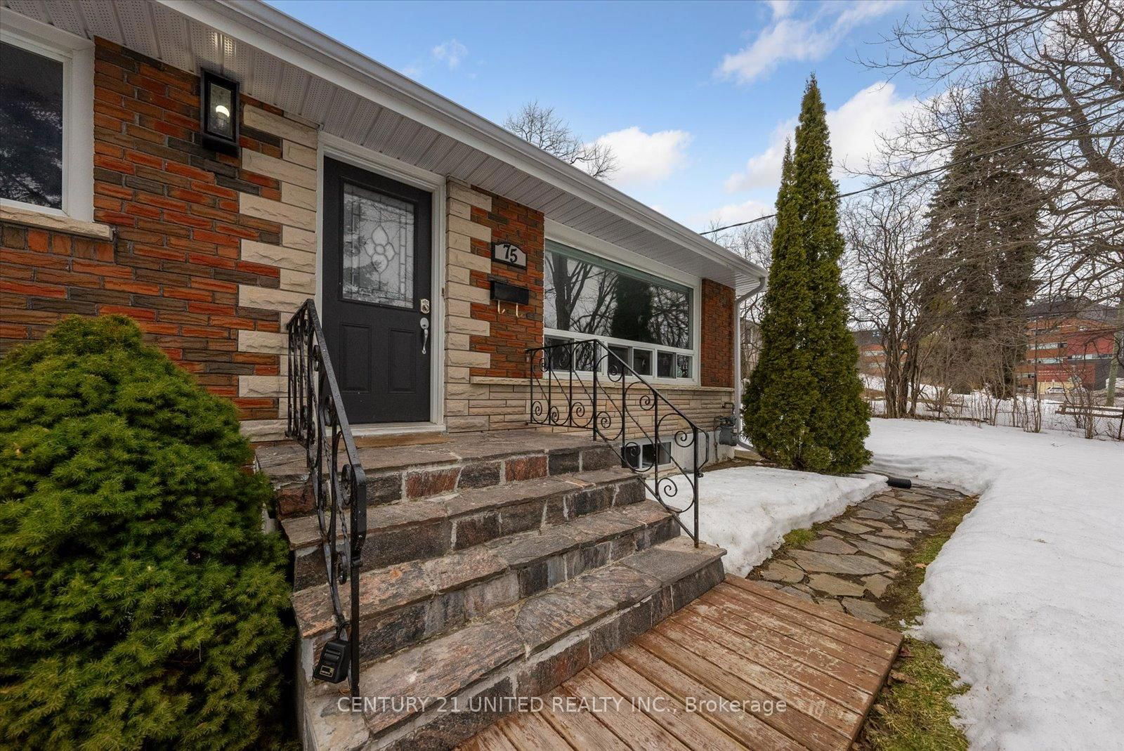 Detached House sold at 75 Alexander Avenue, Peterborough West, 2 North, K9J 6B3 - MLS: X12018178