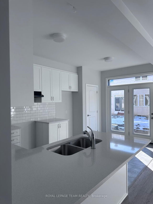 1074 Curraglass Walk