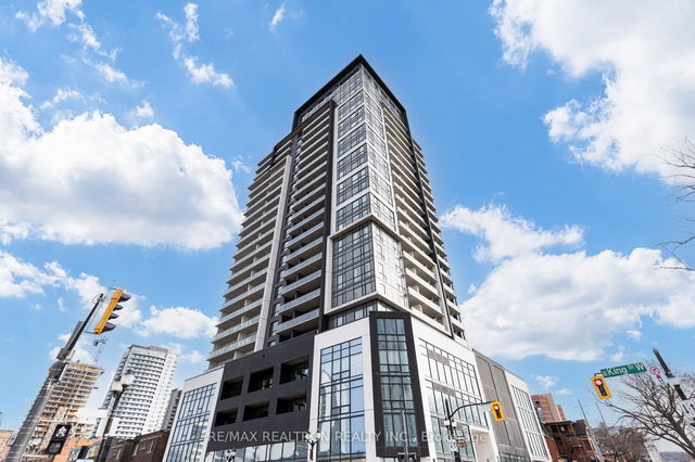 1701 - 15 Queen Street