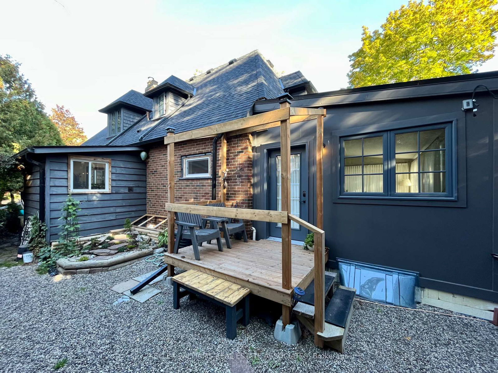 Detached House leased at 66 Oak Knoll Drive, Hamilton, Westdale, L8S 4C4 - MLS: X12018566