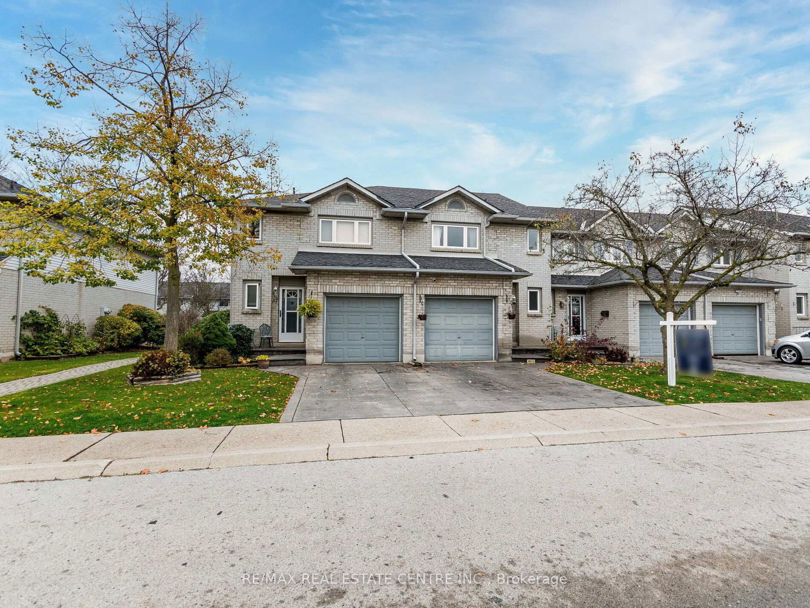 Townhouse for sale at 58-1 Royalwood Crescent, Hamilton, Stoney Creek, L8E 4Y2 - MLS: X12018651