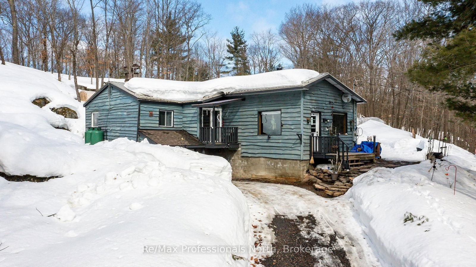 Detached House for sale at 1017 BARLOCHAN Road, Muskoka Lakes, Wood (Muskoka Lakes), P1P 1R2 - MLS: X12018767