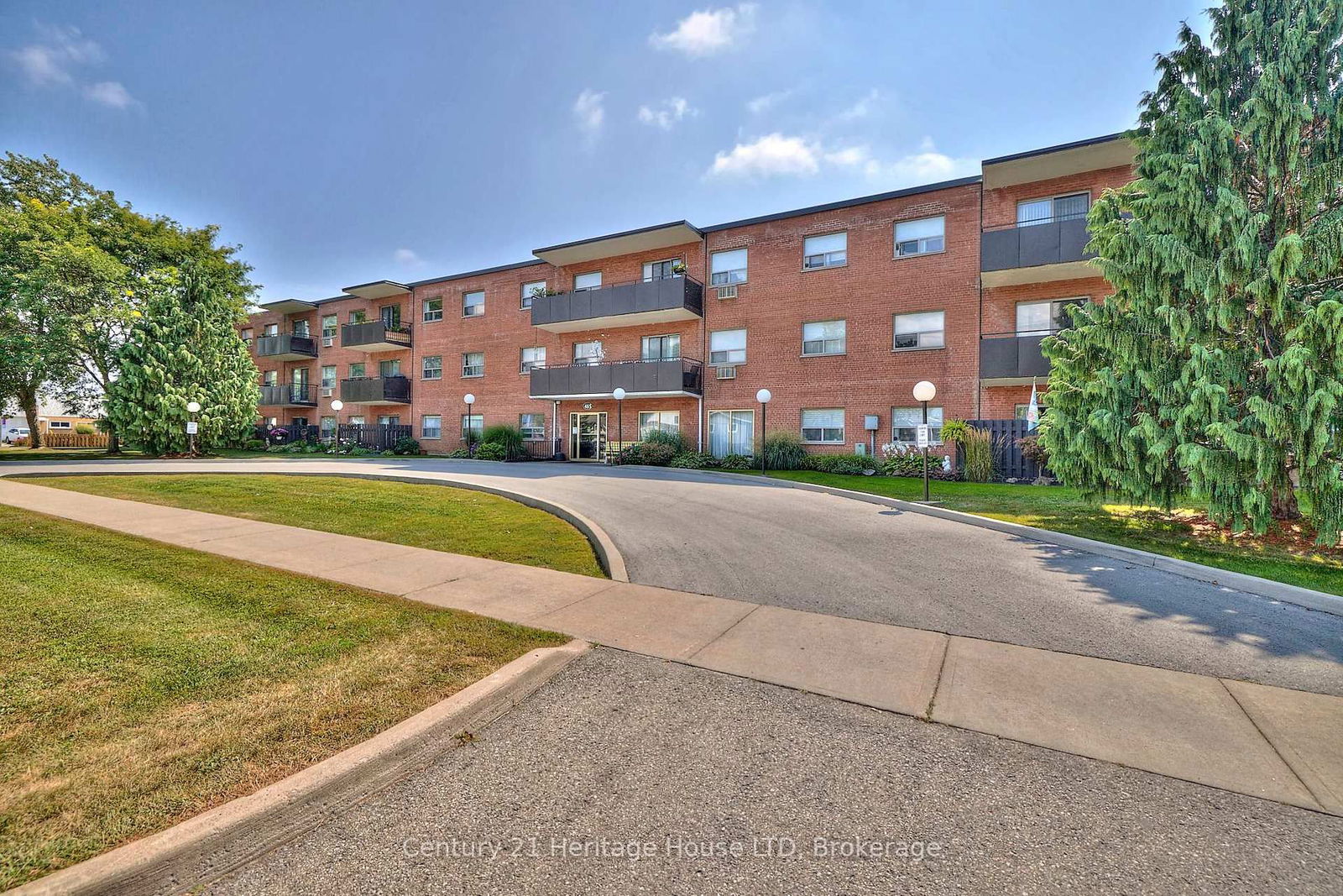 Condo for sale at 205-485 Thorold Road, Welland, Prince Charles, L3C 3X1 - MLS: X12018801