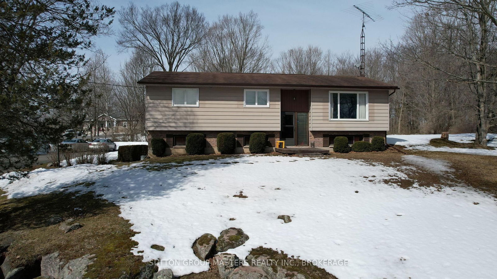 Detached House for sale at 432 Hwy 2, Gananoque, 05 - Gananoque, K7G 2V4 - MLS: X12018878