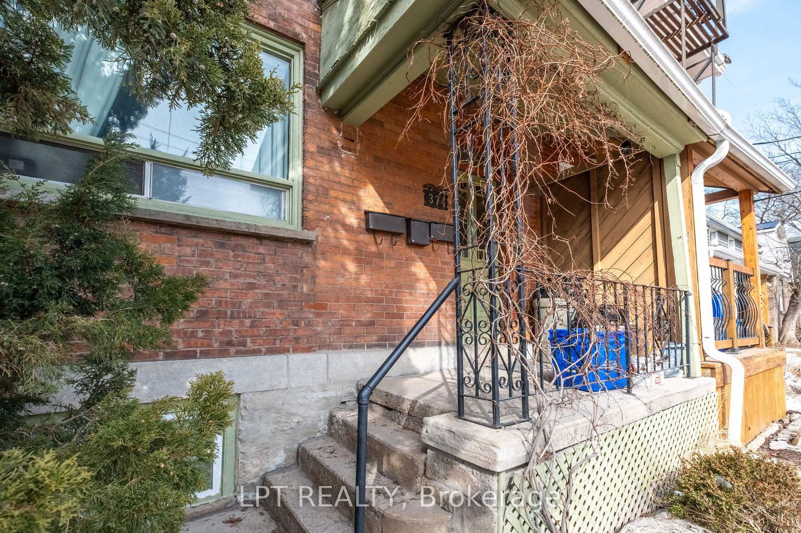 Semi-Detached House for sale at 374 Barrie Street, Kingston, East of Sir John A. Blvd, K7K 3T4 - MLS: X12019140