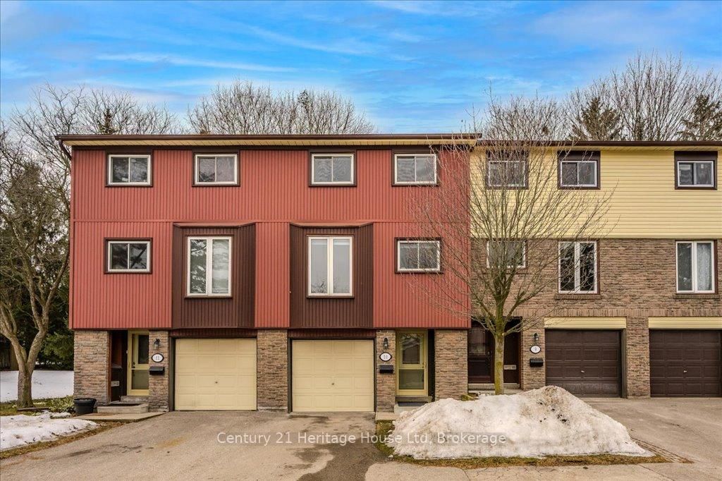 Townhouse for sale at 10-2 Worton Avenue, Guelph, Willow West/Sugarbush/West Acres, N1H 7C5 - MLS: X12019158