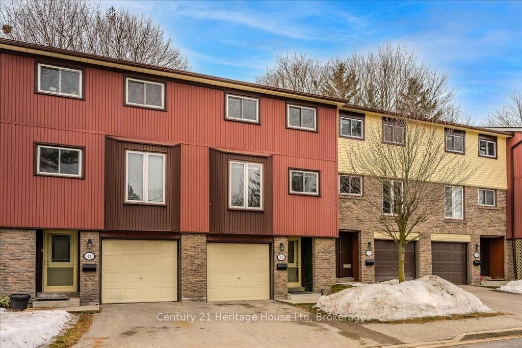 Townhouse for sale at 10-2 Worton Avenue, Guelph, Willow West/Sugarbush/West Acres, N1H 7C5 - MLS: X12019158