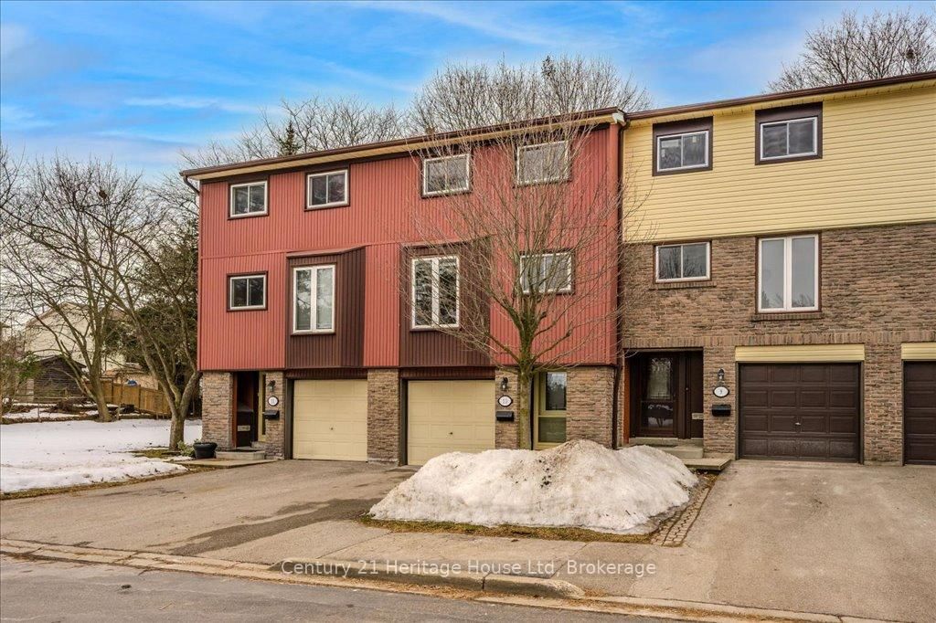 Townhouse for sale at 10-2 Worton Avenue, Guelph, Willow West/Sugarbush/West Acres, N1H 7C5 - MLS: X12019158