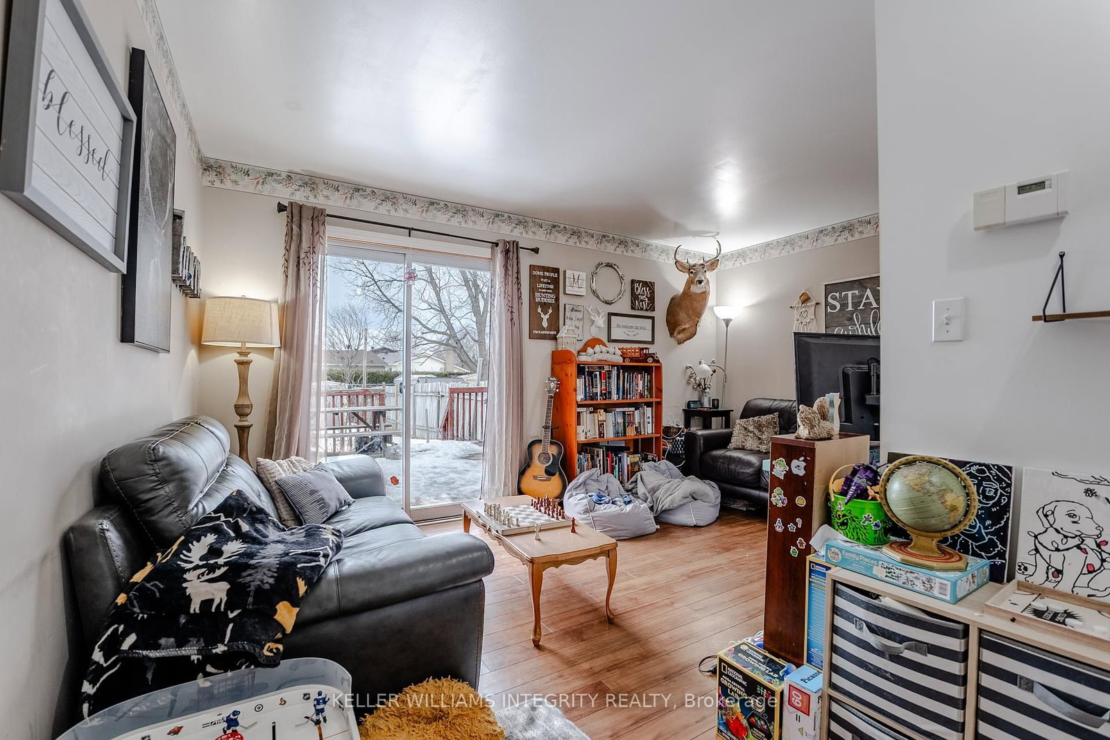 Listing Image 3