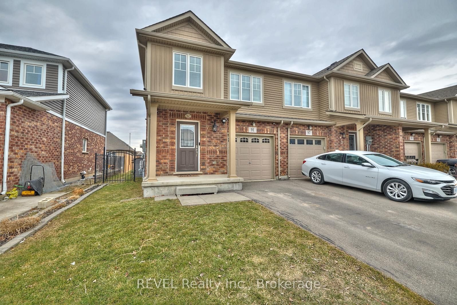 Townhouse for sale at 91 Roselawn Crescent, Welland, Coyle Creek, L3C 0C5 - MLS: X12019395