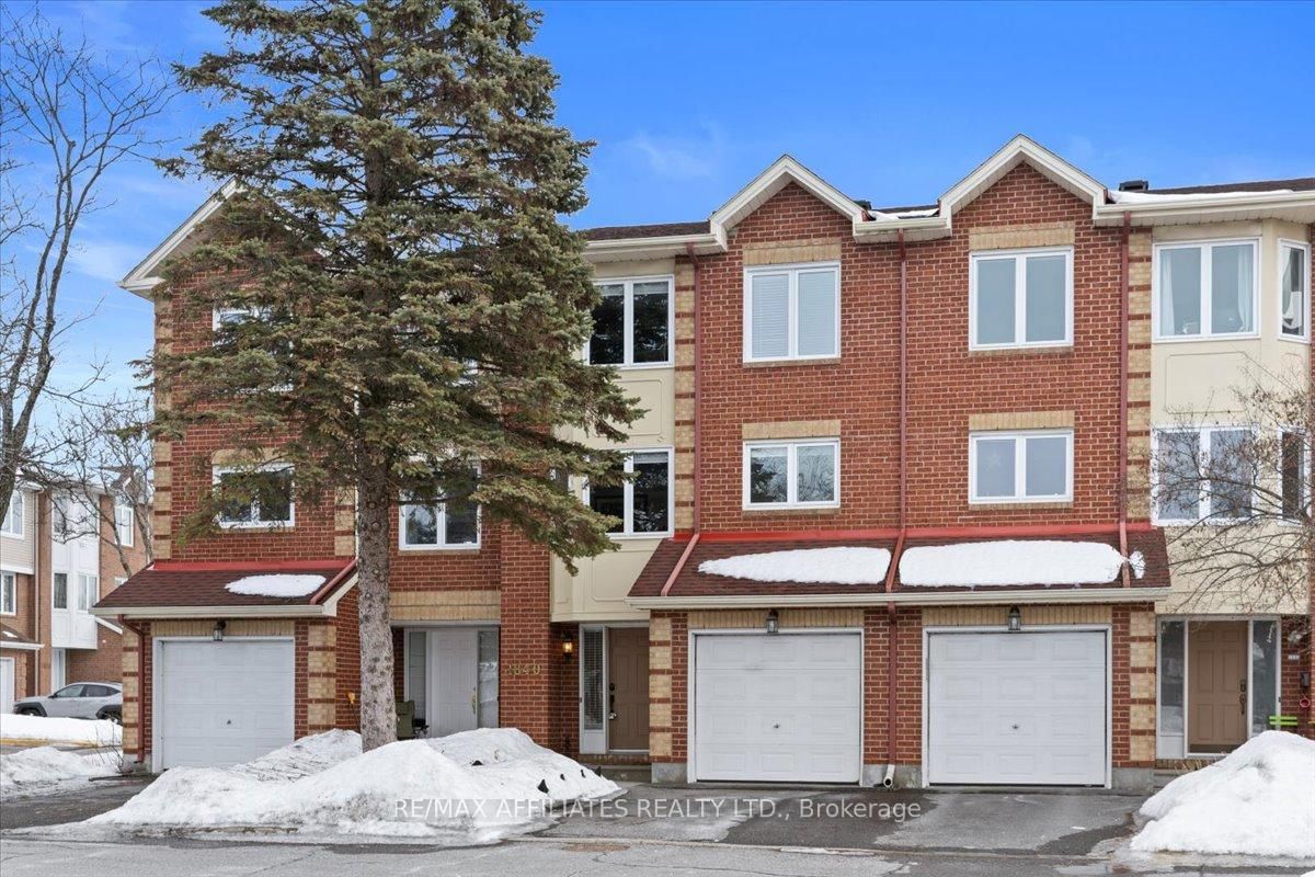 Building at 1840 Summerfields Crescent, Ottawa, Chapel Hill