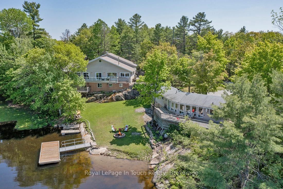 Building at 285 Crooked Bay Road, Georgian Bay