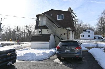 400 King St, Gananoque - Gananoque image-0-2
