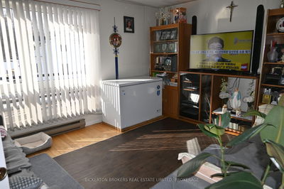 400 King St, Gananoque - Gananoque image-0-3