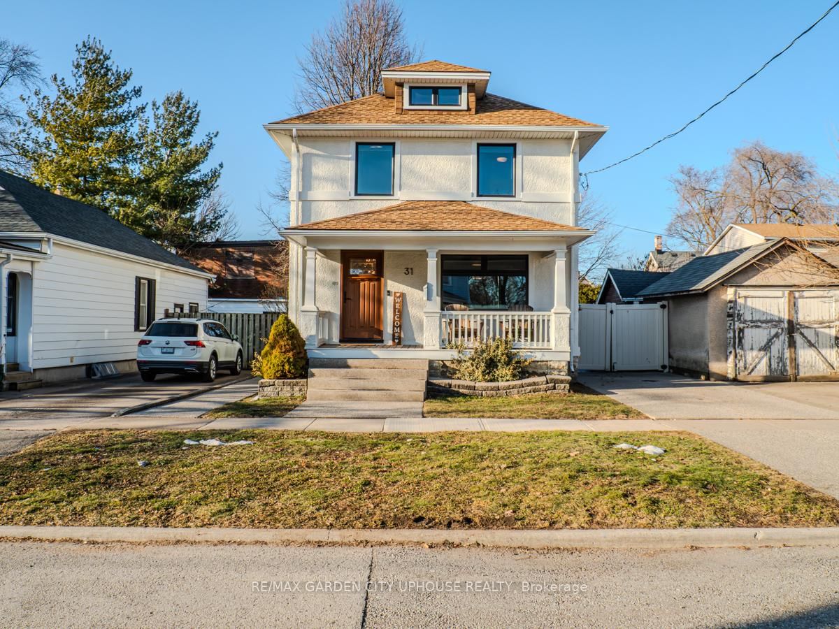 Detached House for sale at 31 Dacotah Street, St. Catharines, Downtown, L2R 1Z5 - MLS: X12019860