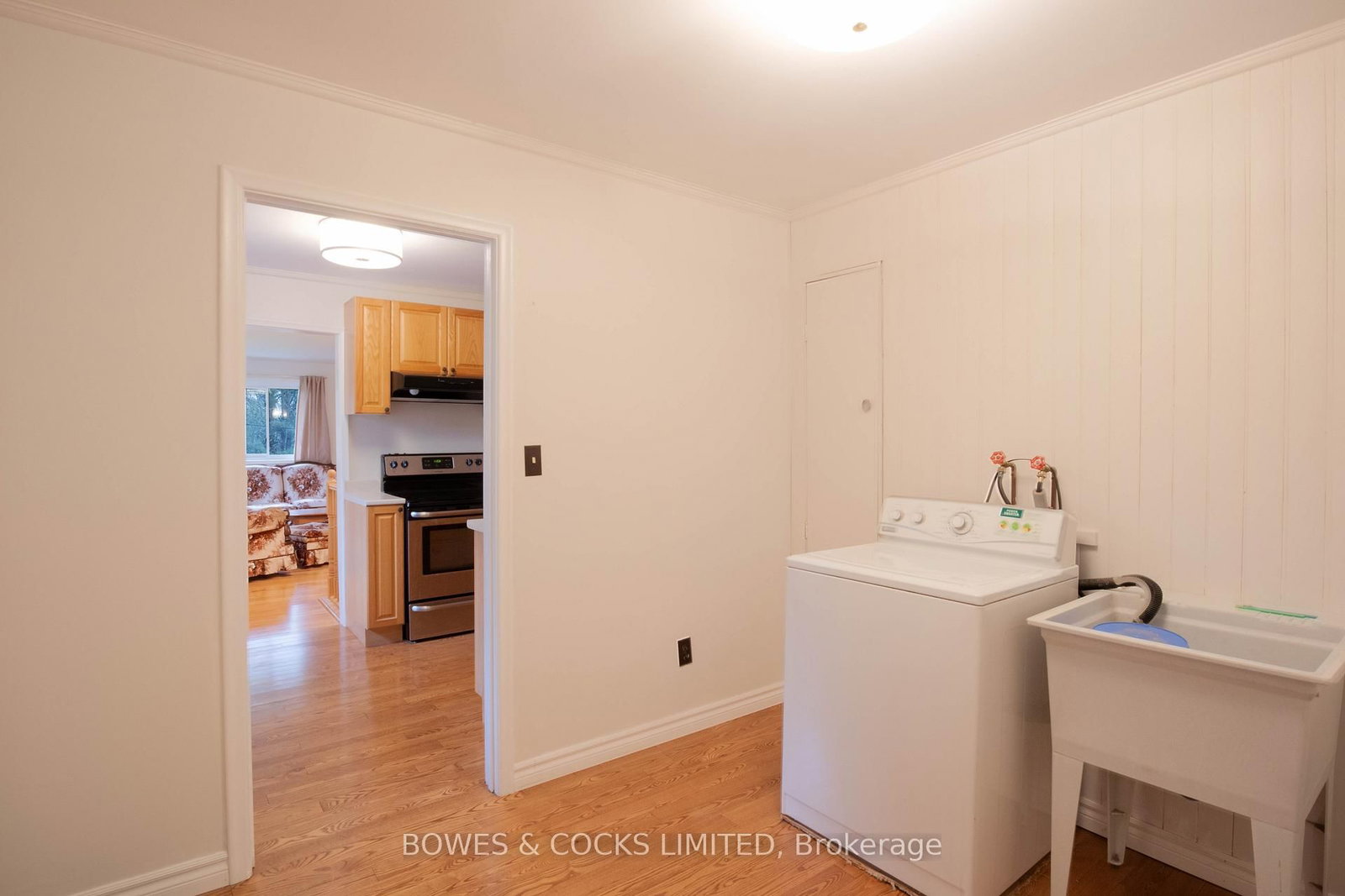 Listing Image 7