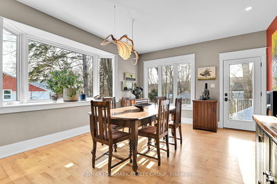 2767 Cascades Ave, Ottawa - Britannia image-0-4