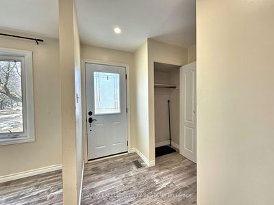 81 Metcalfe Cres, London South - South Y image-0-2