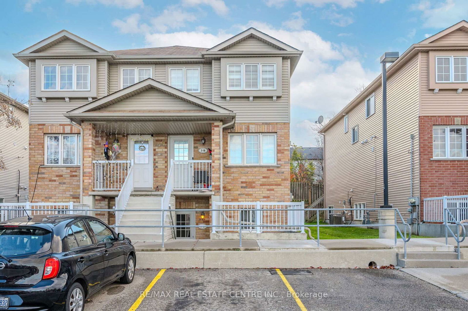 Townhouse for sale at 3D-50 Howe Drive, Kitchener, N2E 0A3 - MLS: X12019938