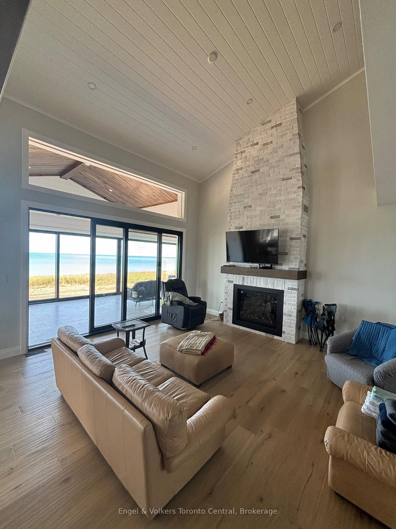 480 Coast Dr, Goderich, N7A 0C8 | Image 2