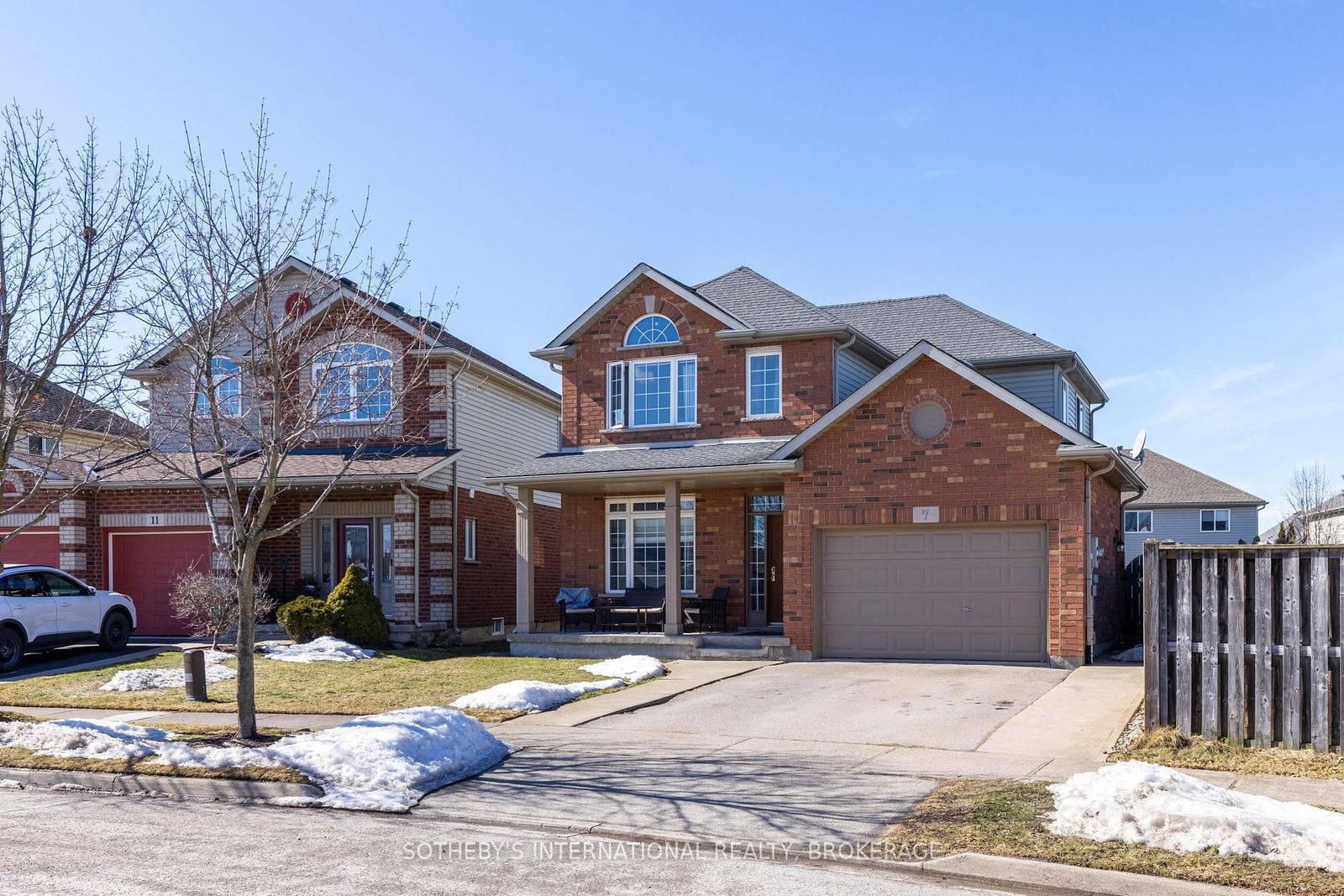 Building at 7 Honey Locust Circle, Thorold, Confederation Heights