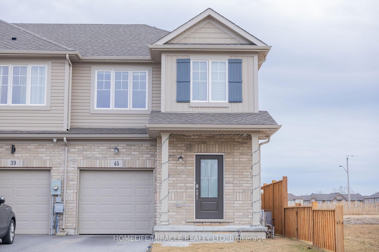 Townhouse for sale at 45 Sycamore Street, Welland, West Welland, L3C 0H8 - MLS: X12020822