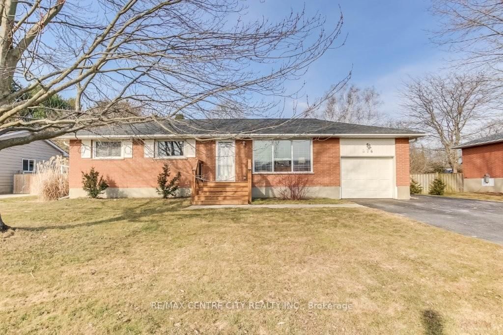 Detached House for sale at 376 LARRY Street, Central Elgin, Port Stanley, N5L 1H5 - MLS: X12020985