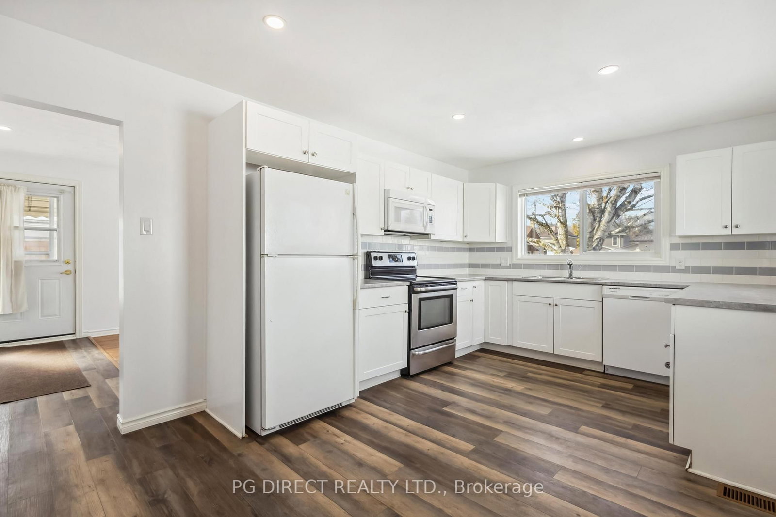 Listing Image 7