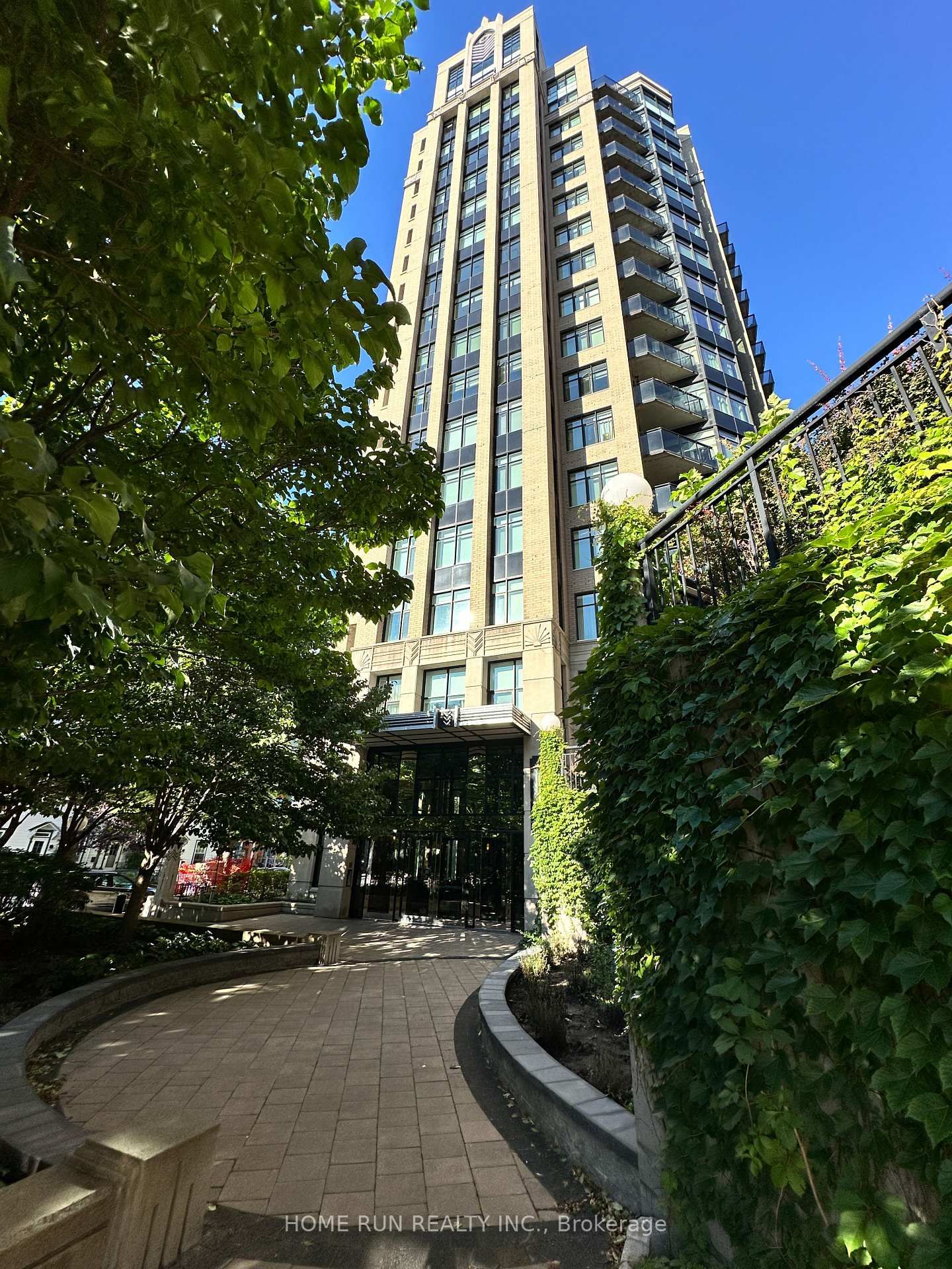 Condo for sale at 714-235 Kent Street, Ottawa, Ottawa Centre, K2P 0A5 - MLS: X12021623