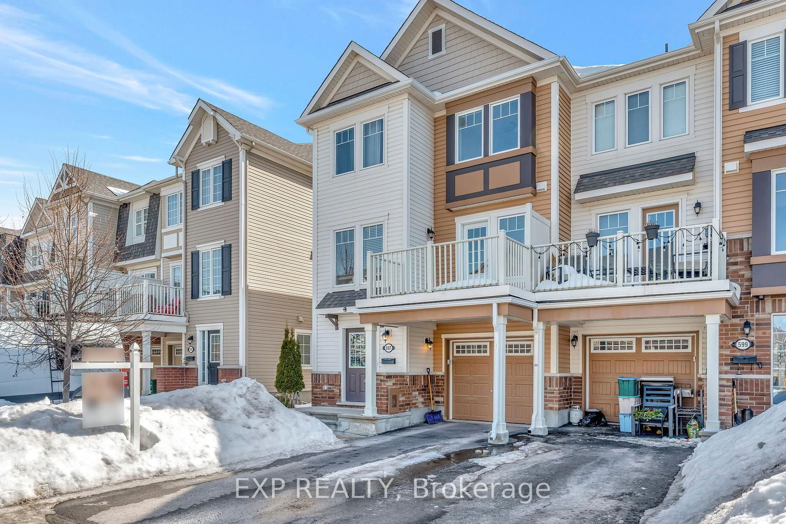 Townhouse for sale at 597 Foxlight Circle, Ottawa, Kanata - Emerald Meadows/Trailwest, K2M 0L9 - MLS: X12021756